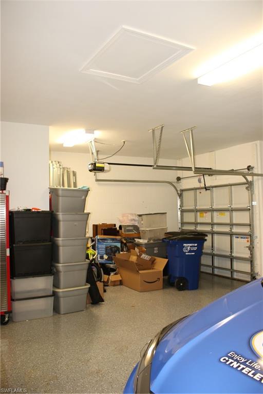 COUNTRY CLUB - Residential