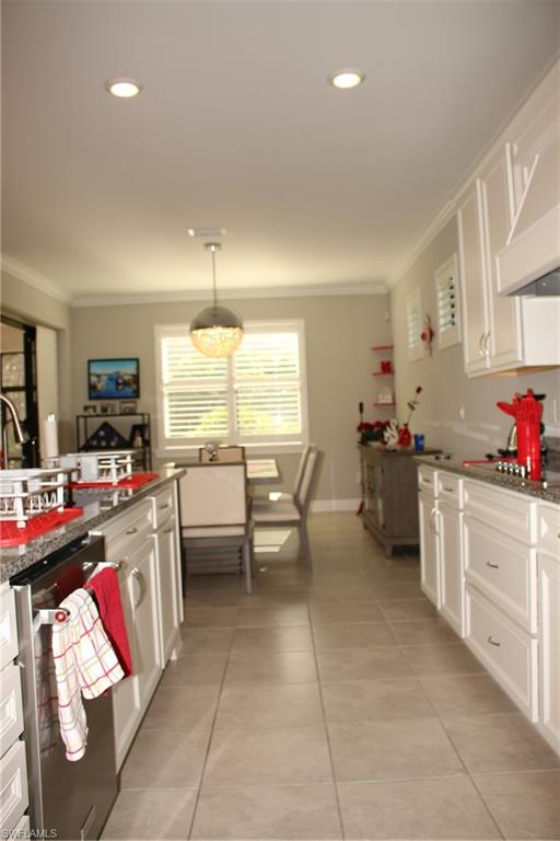 COUNTRY CLUB - Residential