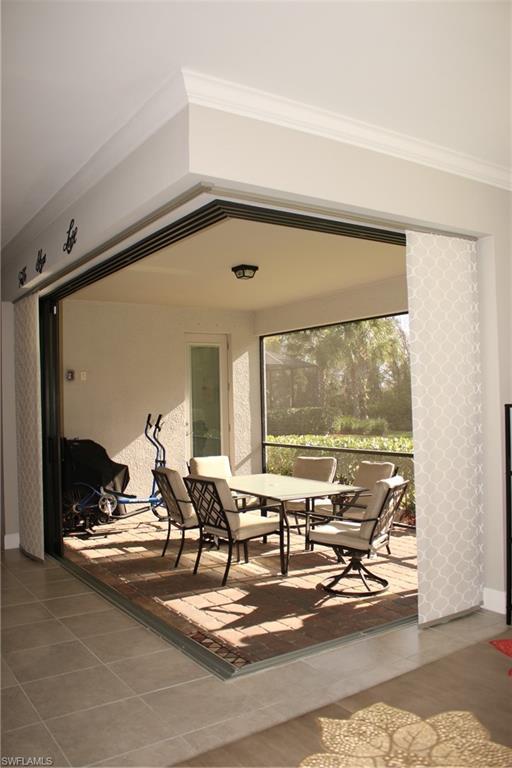 COUNTRY CLUB - Residential