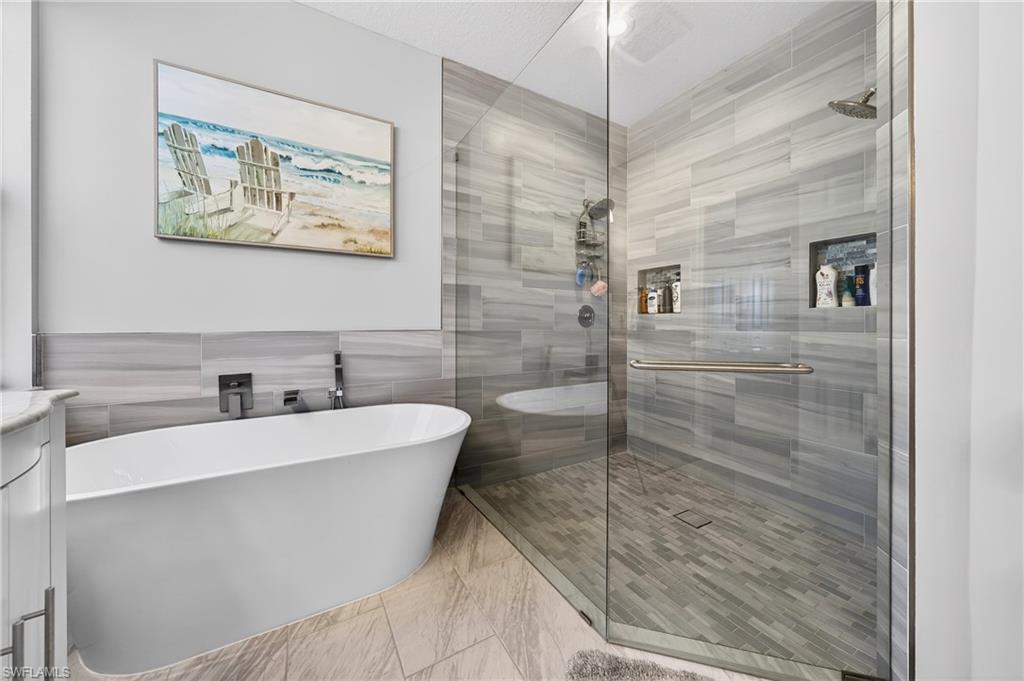 CATALINA ISLES - Residential