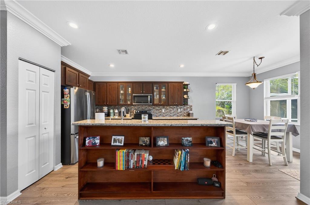 CATALINA ISLES - Residential