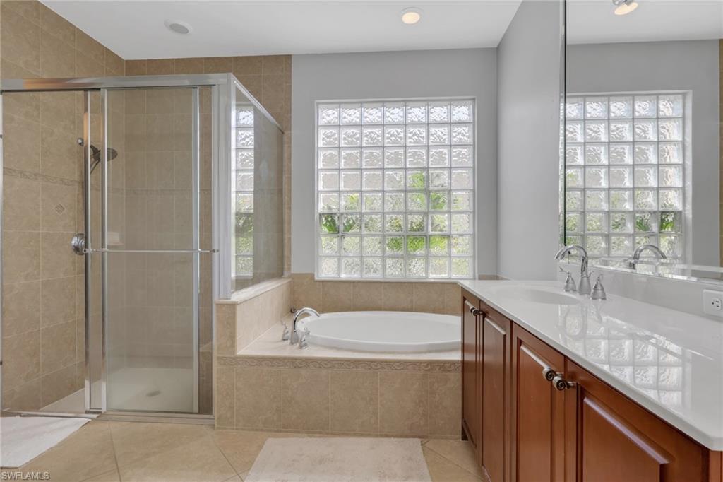 SATURNIA LAKES - Residential