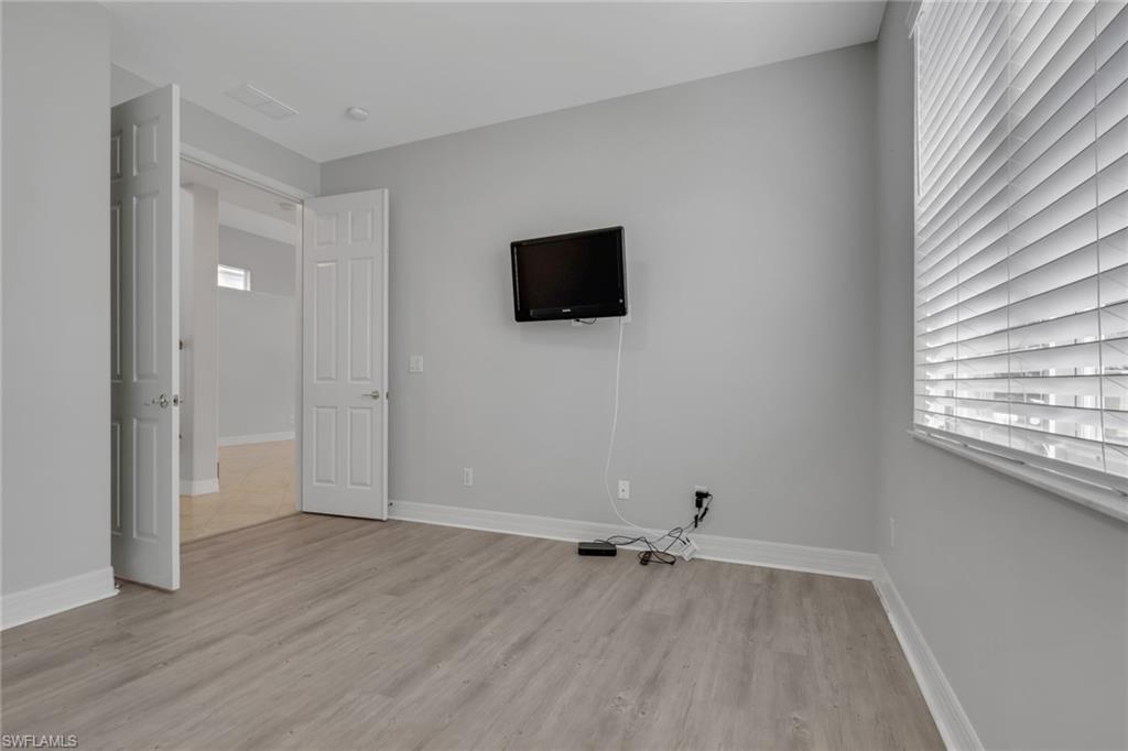 SATURNIA LAKES - Residential