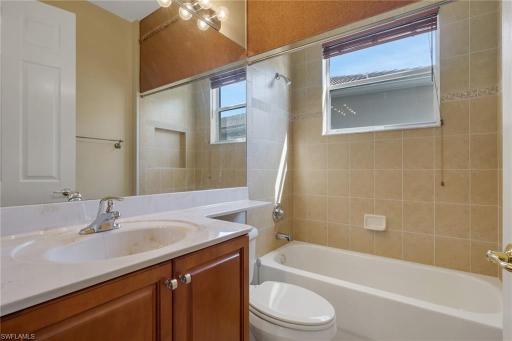 SATURNIA LAKES - Residential