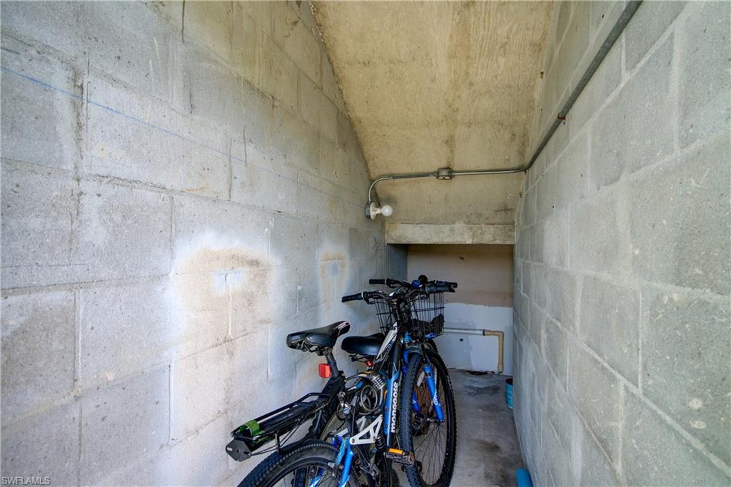 COUNTRY CLUB ESTATES CONDO - Residential