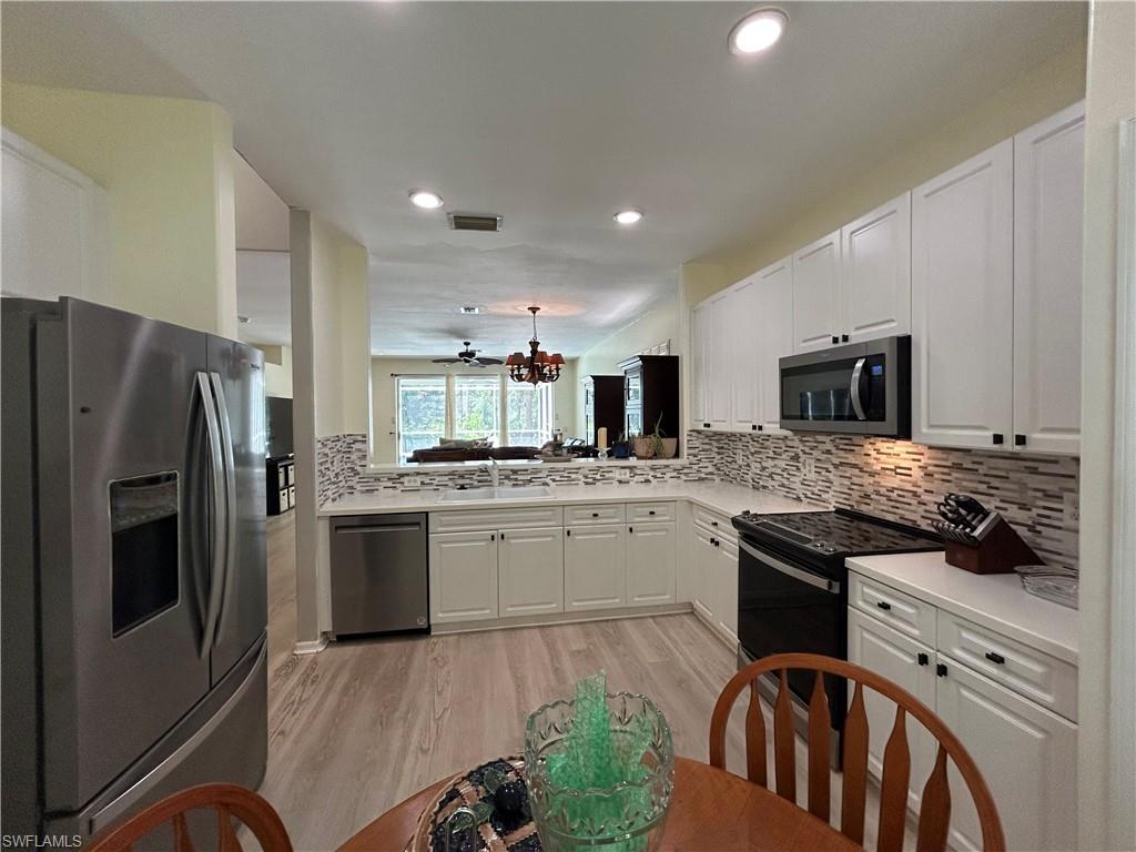 9894 Colonial WALK N