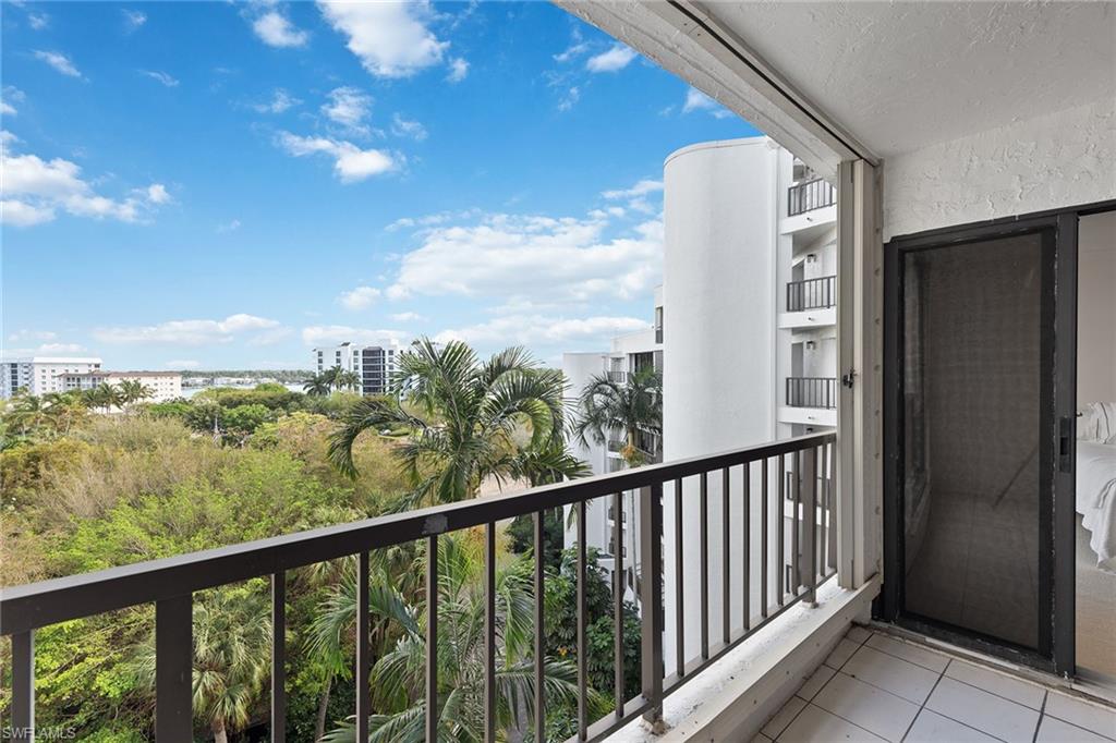 ADMIRALTY POINT - Residential