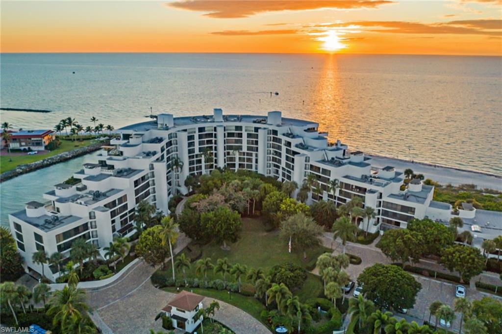 ADMIRALTY POINT - Residential