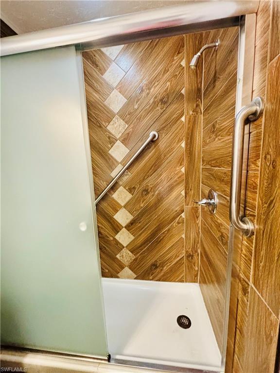 COMPASS POINTE VILLAS - Residential Lease