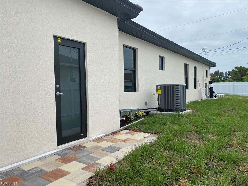 CAPE CORAL - Residential