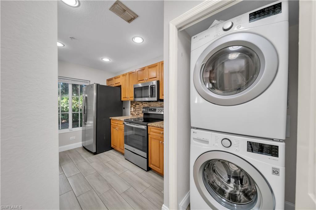 TOWNHOMES AT STONEYBROOK - Residential