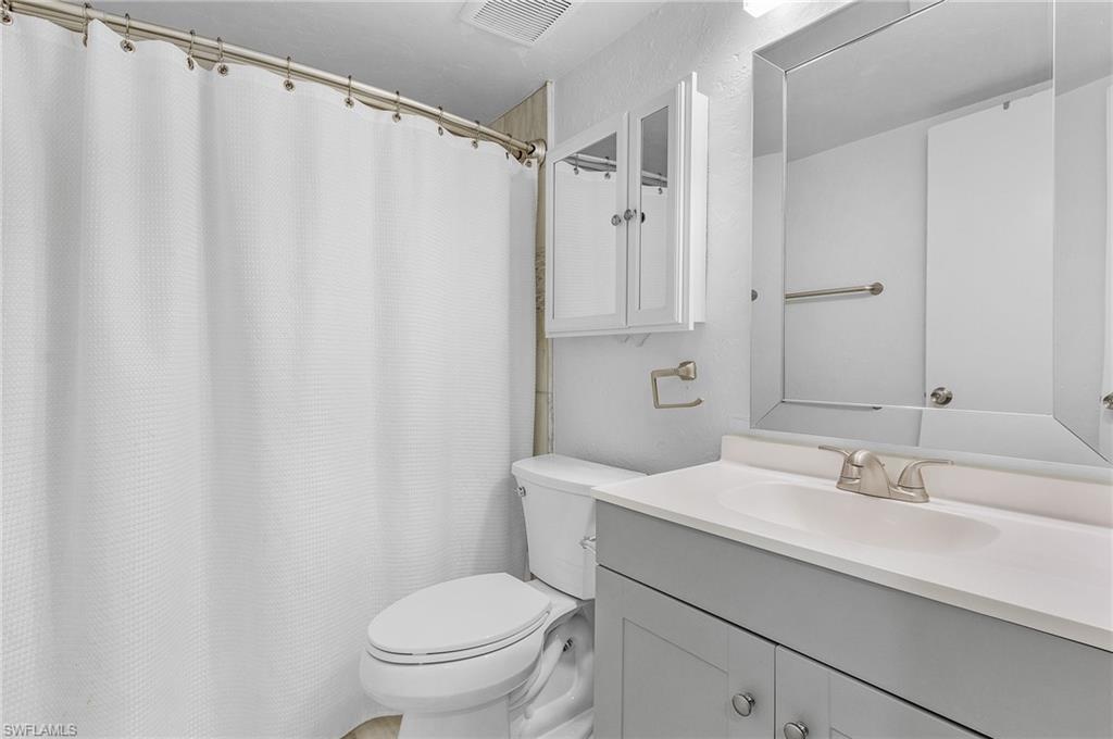 COURTYARD AT KINGS LAKE - Residential