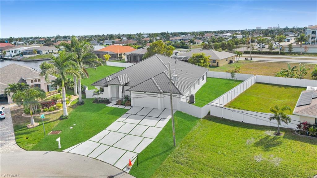 CAPE CORAL - Residential