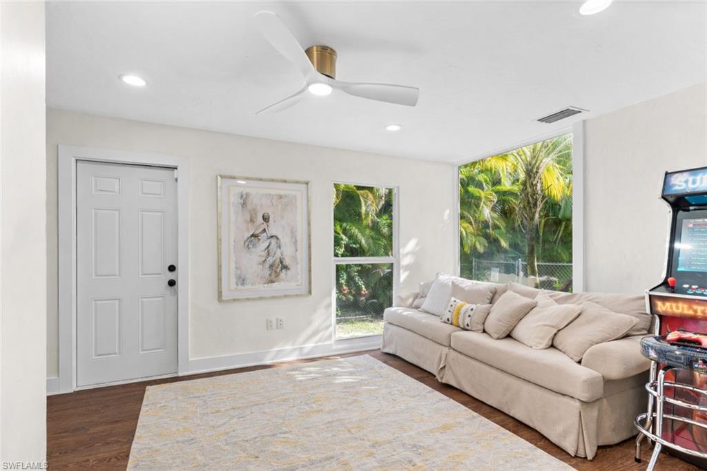 GOLDEN GATE ESTATES - Residential