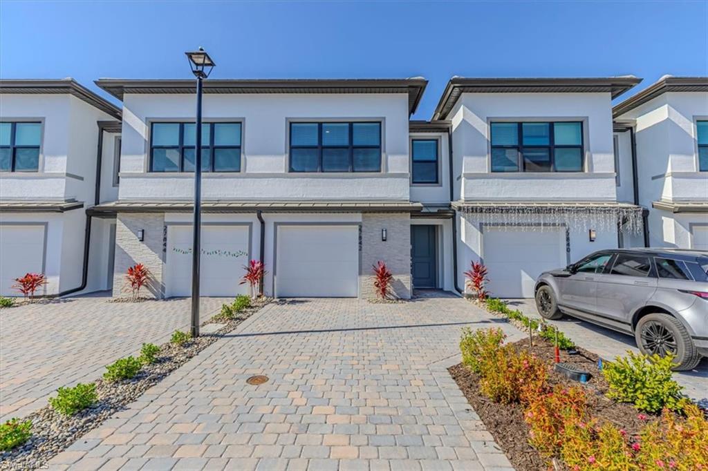 SOLIS GRANDE - Residential Lease