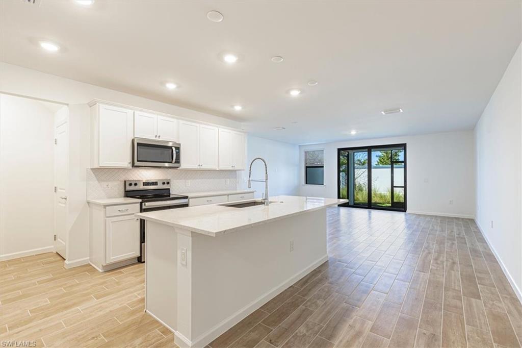 SOLIS GRANDE - Residential Lease