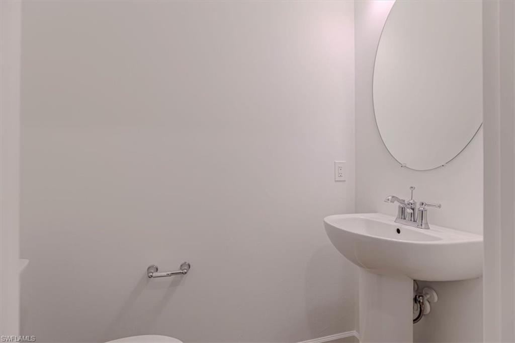 SOLIS GRANDE - Residential Lease