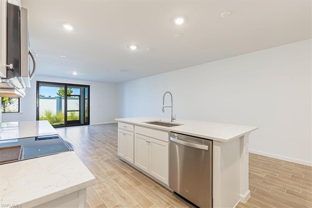 SOLIS GRANDE - Residential Lease