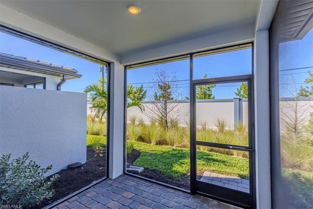 SOLIS GRANDE - Residential Lease