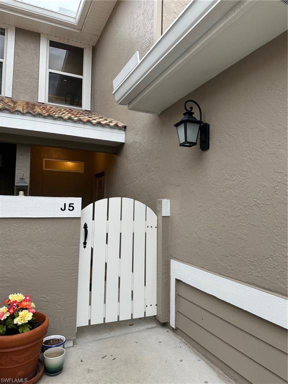 VILLAGES AT EMERALD BAY - Residential Lease