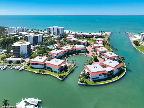 Photo of 2230 Gulf Shore BLVD N #T4, NAPLES, FL 34102 (MLS # 226035284)