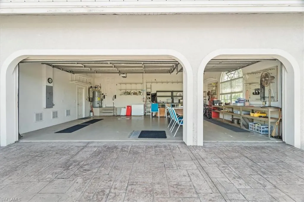 Marco Island, Florida 34145, United States, 3 Bedrooms Bedrooms, ,3 BathroomsBathrooms,Residential,Contingent,40744