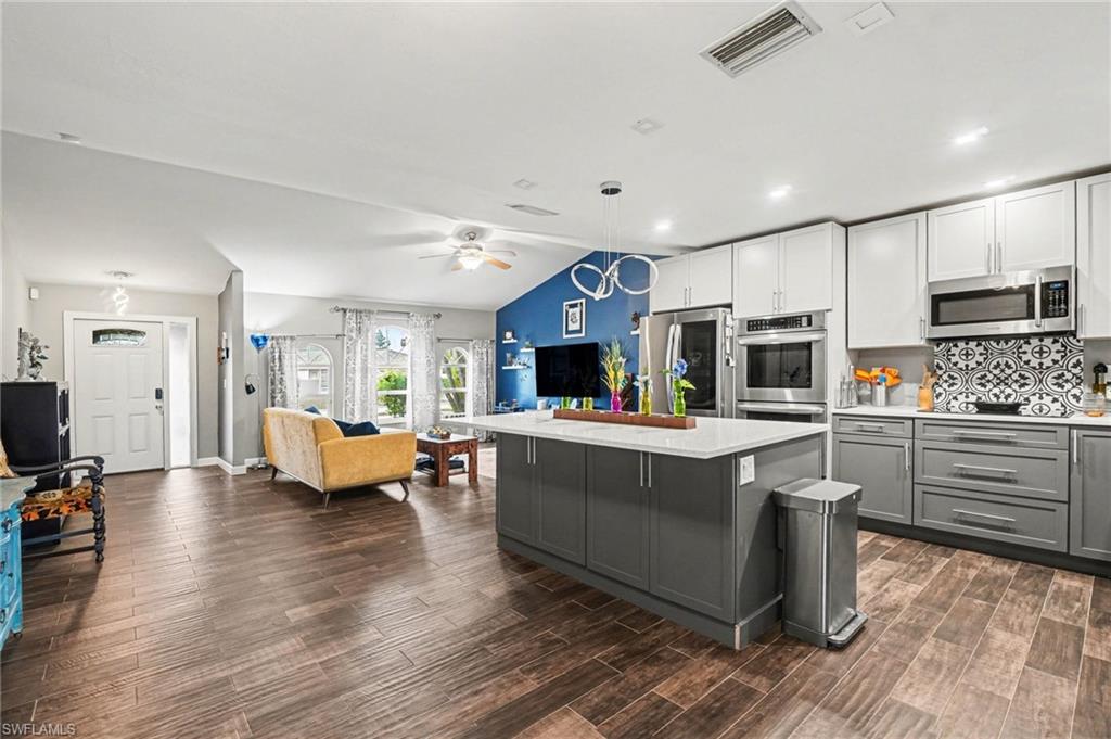 CAPE CORAL - Residential