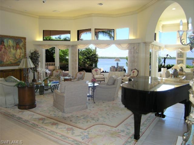 MARCO BEACH - Residential