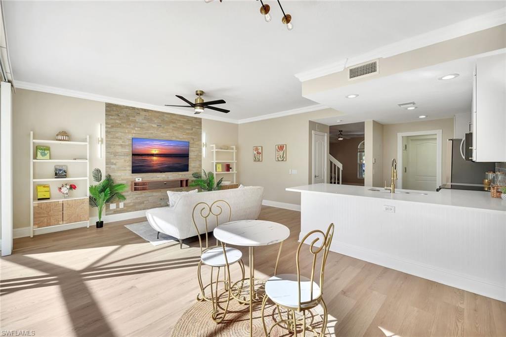 ISLAND WALK - Residential