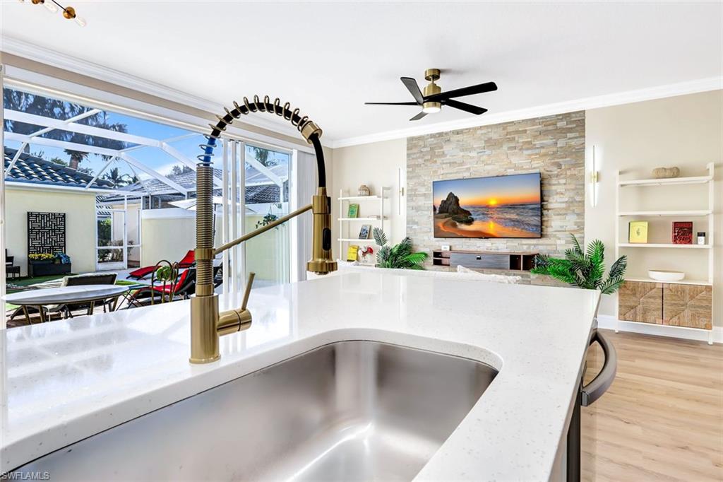 ISLAND WALK - Residential