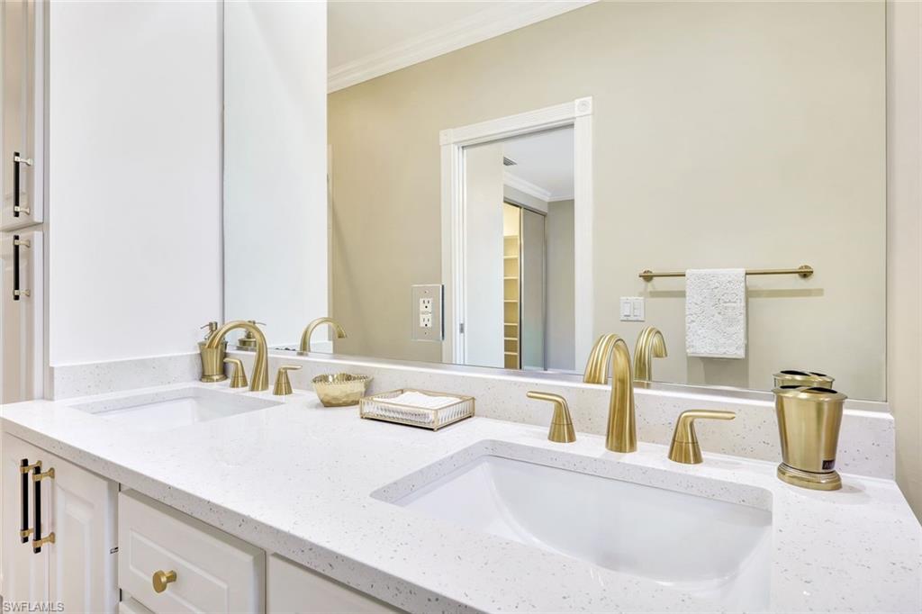 ISLAND WALK - Residential