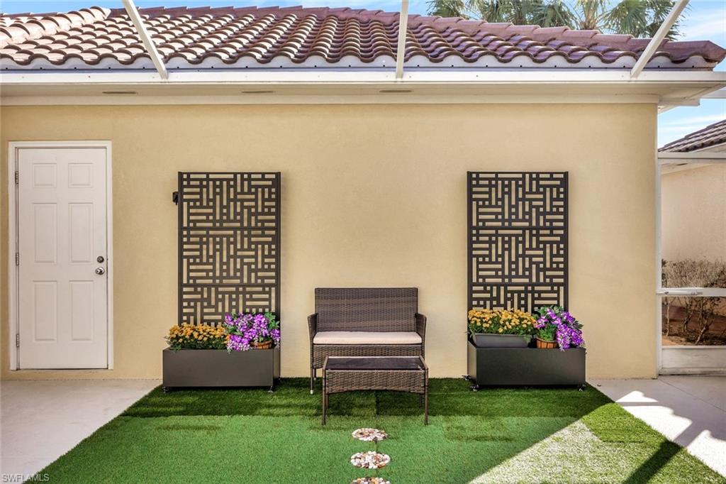 ISLAND WALK - Residential