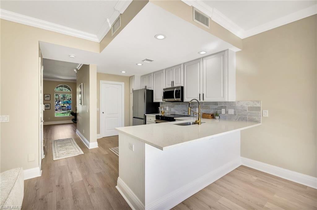 ISLAND WALK - Residential