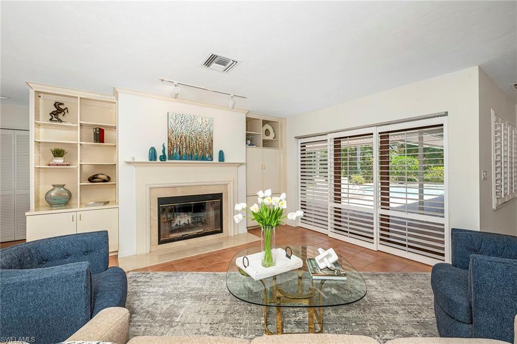 PINE RIDGE - Residential