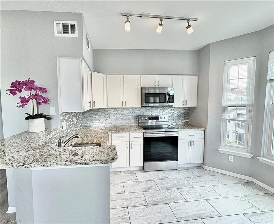 Estero, Florida 34134, United States, 2 Bedrooms Bedrooms, ,2 BathroomsBathrooms,Residential,Active,200718