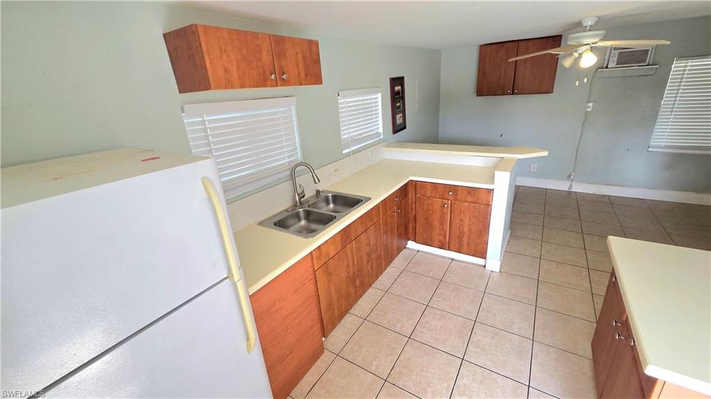 NAPLES MANOR - Residential