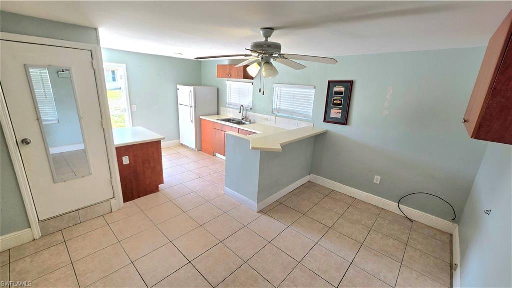 NAPLES MANOR - Residential