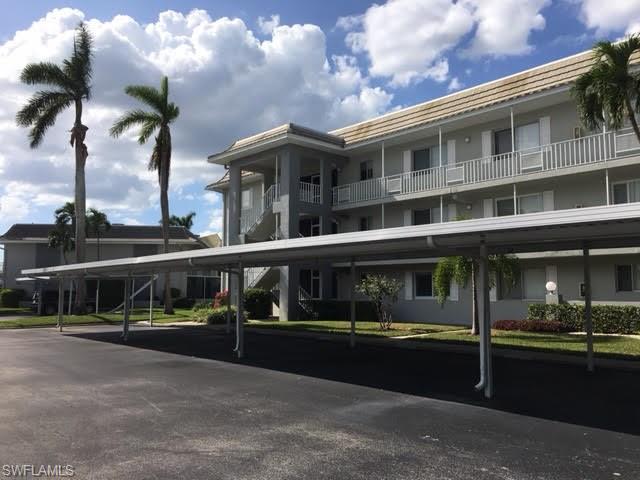 MONTEGO MANOR - Residential