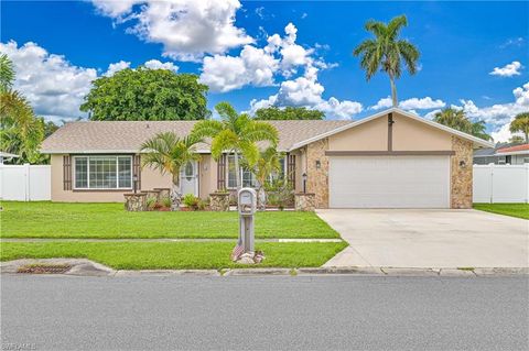1462 N Larkwood SQ FORT MYERS FL 33919