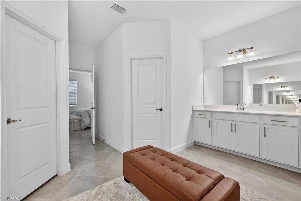 TUCKERS COVE - Residential