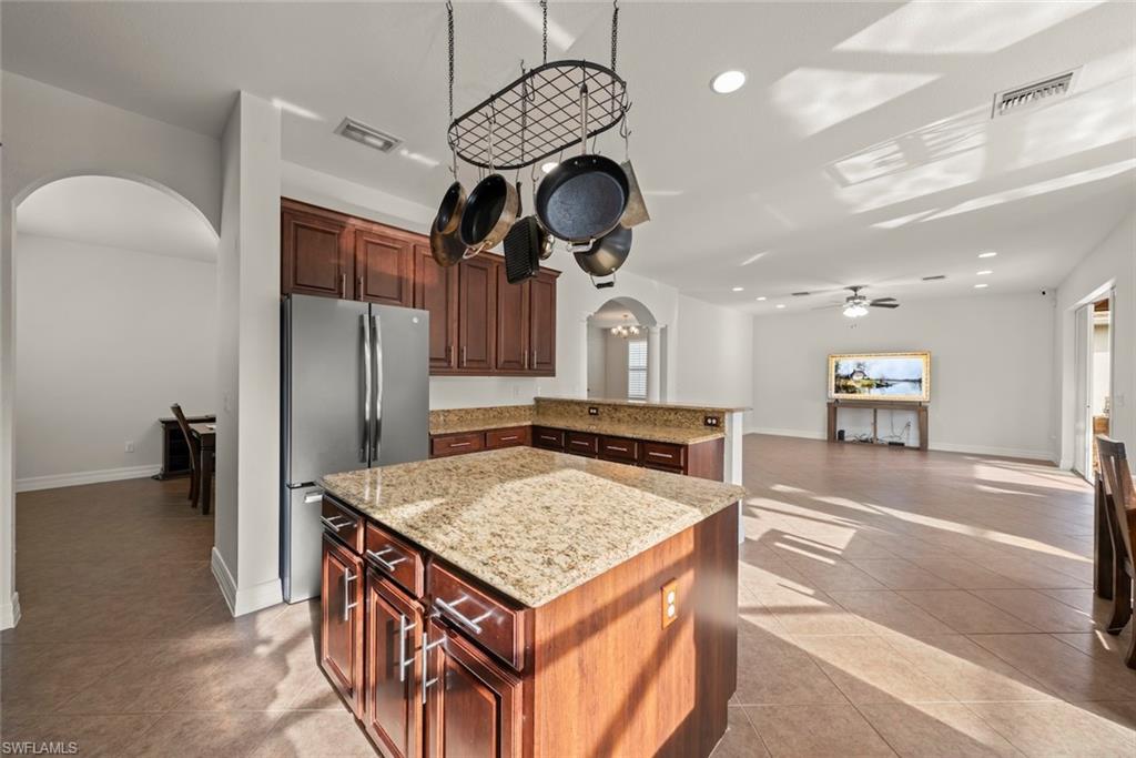 BOTANICA LAKES - Residential