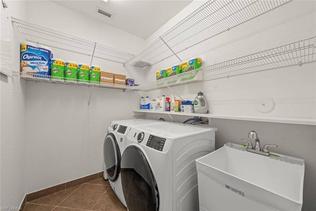 BOTANICA LAKES - Residential