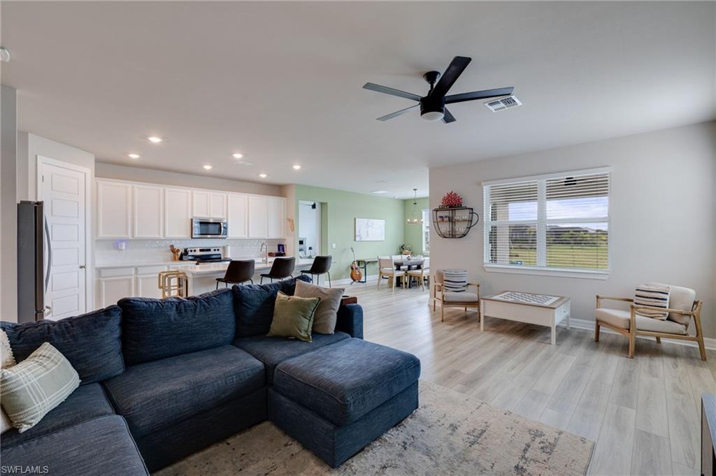 CRESCENT LAKES - Residential