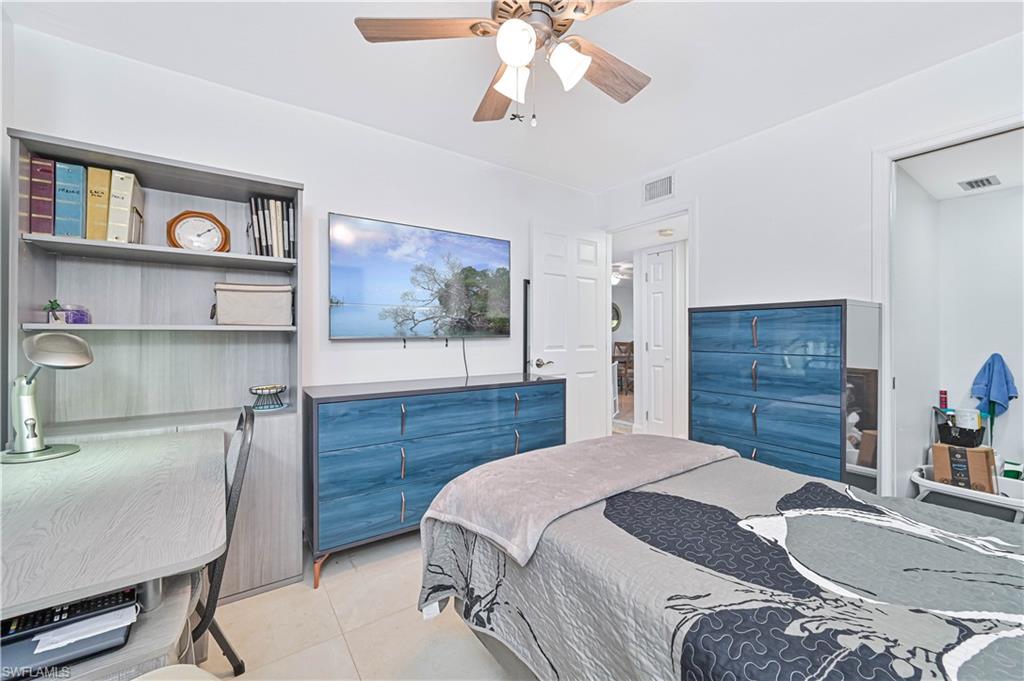 ADMIRALTY YACHT & RACQUET CLUB - Residential