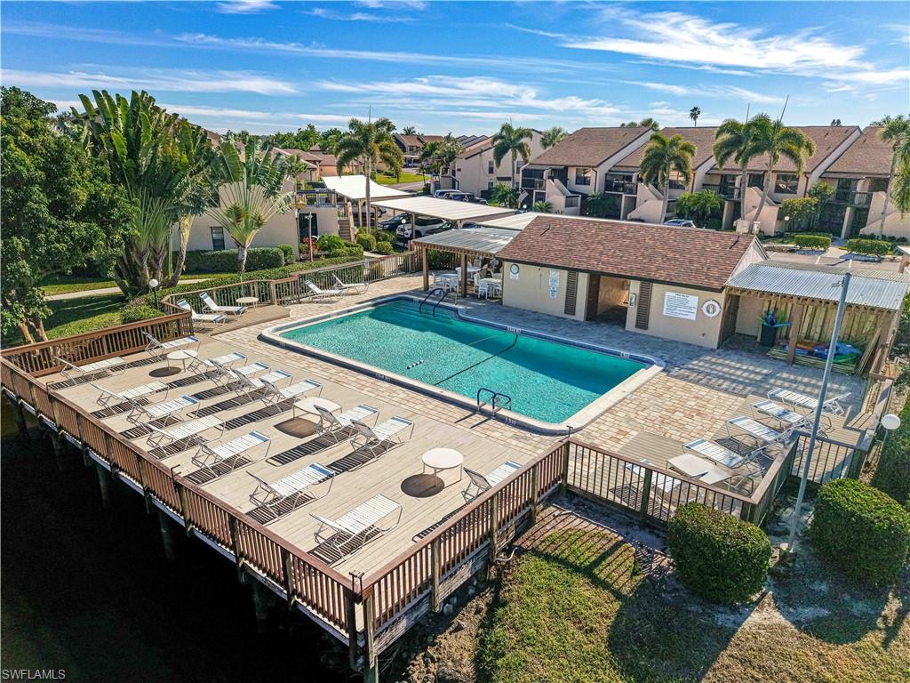 ADMIRALTY YACHT & RACQUET CLUB - Residential