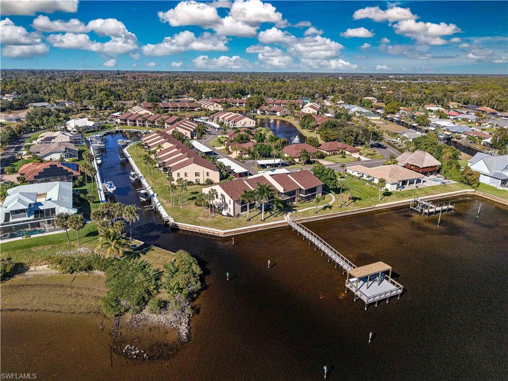 ADMIRALTY YACHT & RACQUET CLUB - Residential