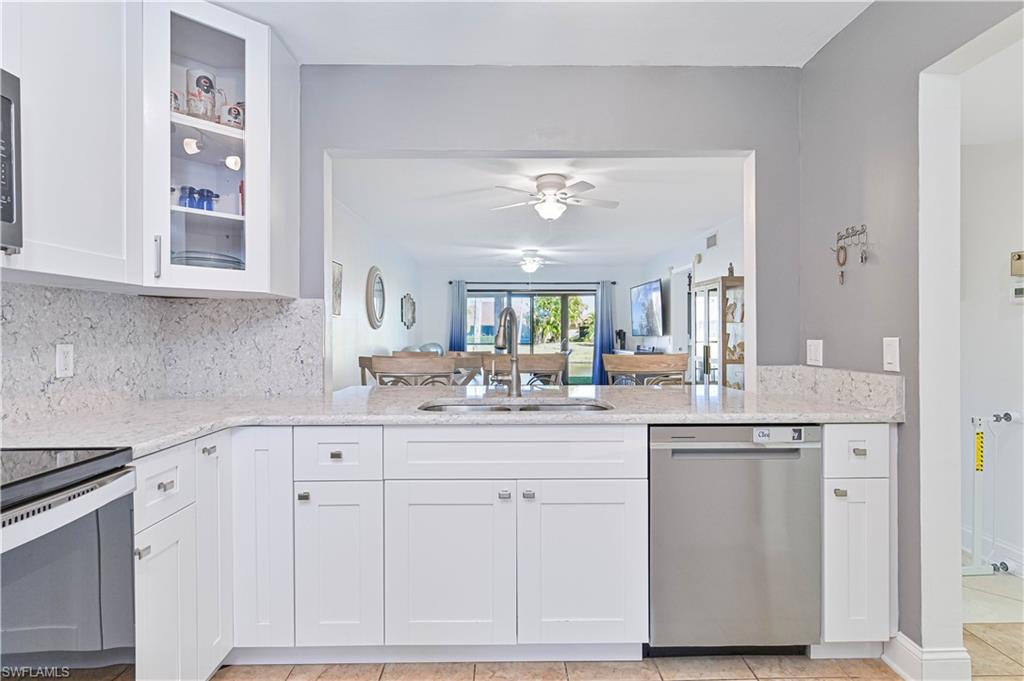 ADMIRALTY YACHT & RACQUET CLUB - Residential