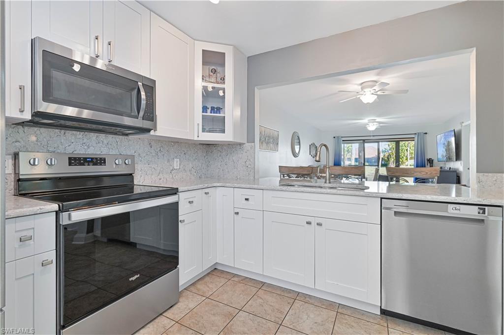 ADMIRALTY YACHT & RACQUET CLUB - Residential