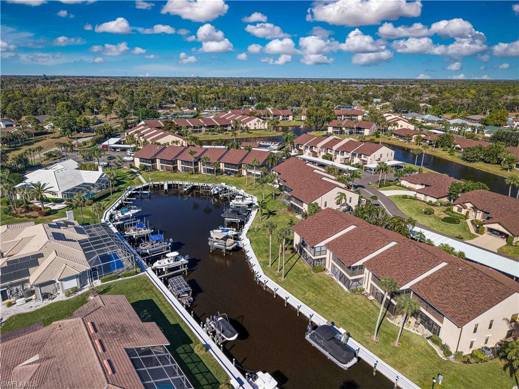 ADMIRALTY YACHT & RACQUET CLUB - Residential