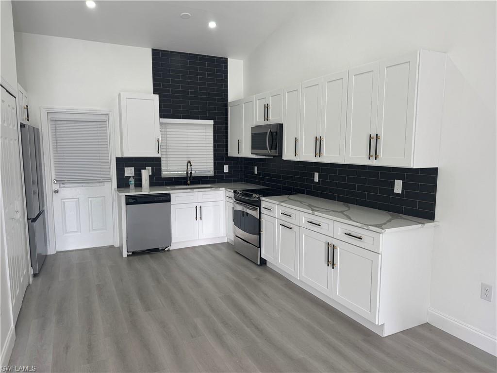 SAN CARLOS PARK - Residential Lease